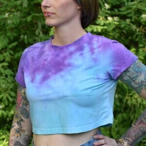 Tie Dye Short Sleeve Crop - Ombre Purple Blue Upcycled - Boho Hippie - Medium
